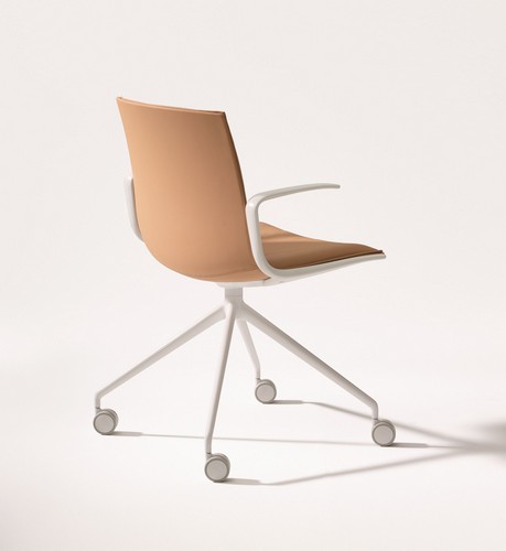 Дизайн офисного кресла Catifa Up от Arper 4