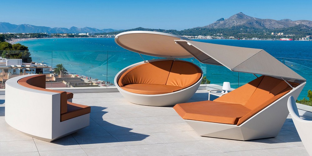 Летняя терраса с видом на море с мебелью от Vondom 6