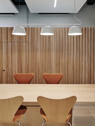 Дизайн офиса «BERINGEA OFFICE» с мебелью от Fritz Hansen 5