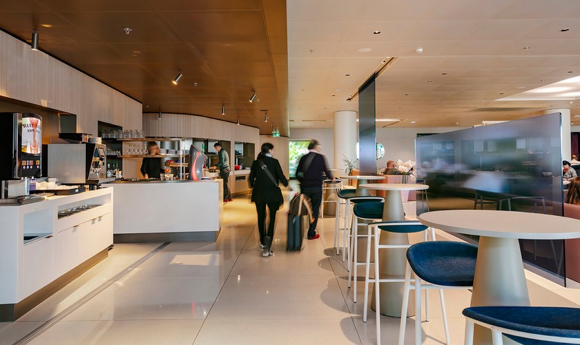 Дизайн зала ожидания в аэропорту с мебелью от DeVorm 3