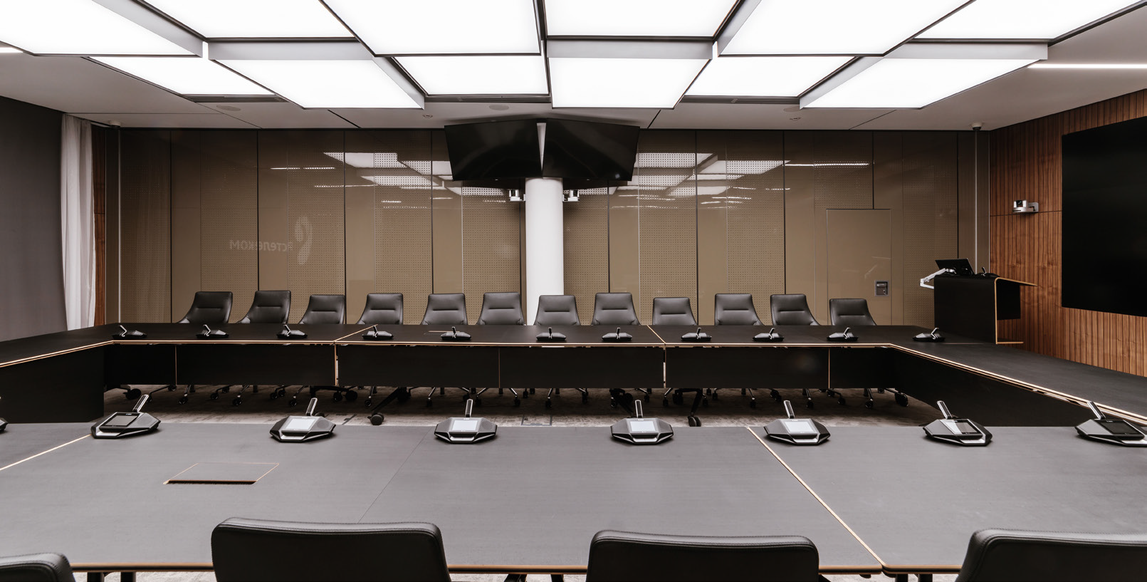 Мобильный стол Confair для переговоров от Wilkhahn 5