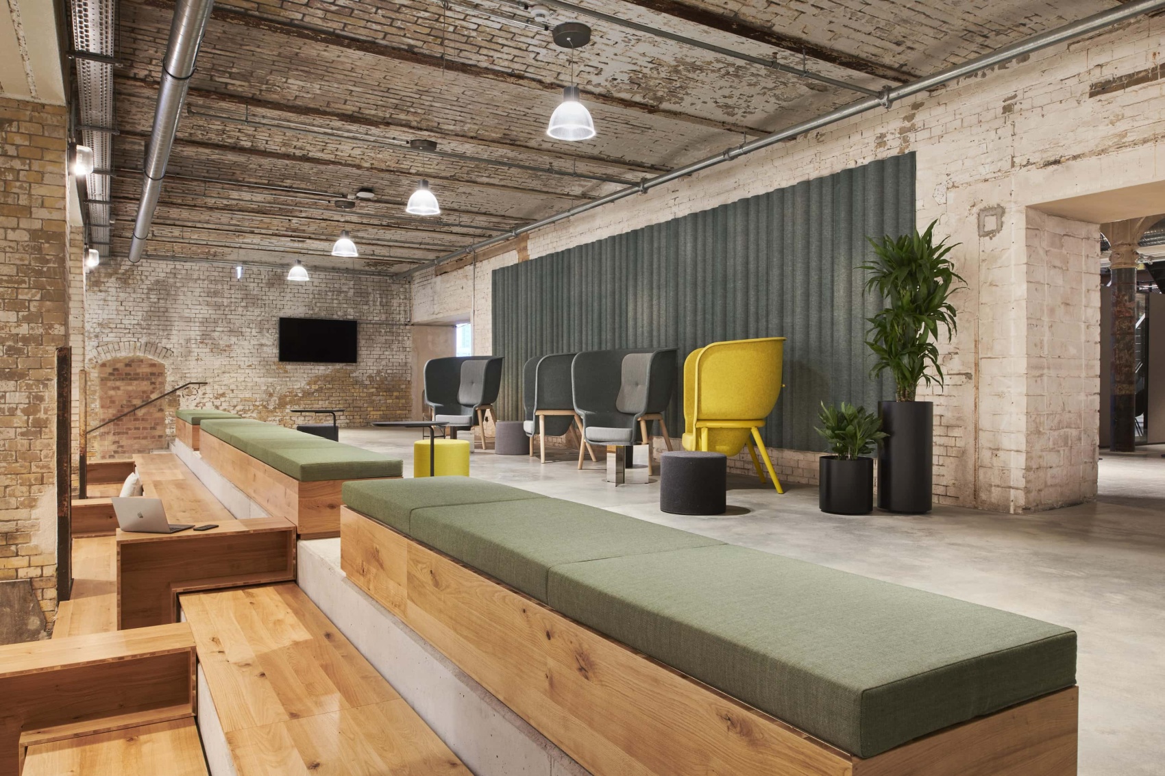 Дизайн современного офиса с мебелью от DeVorm 3