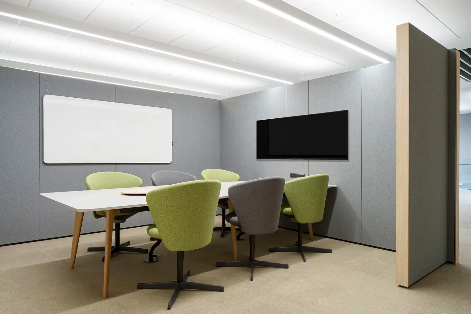 Дизайн интерьера офиса с мебелью Bene 9