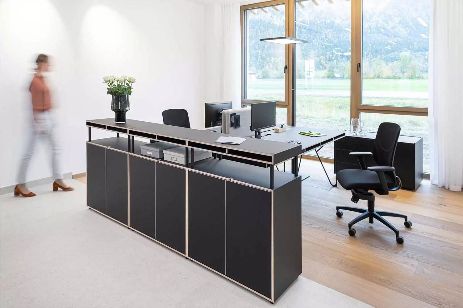 Офисный дизайн с мебелью Bene 3