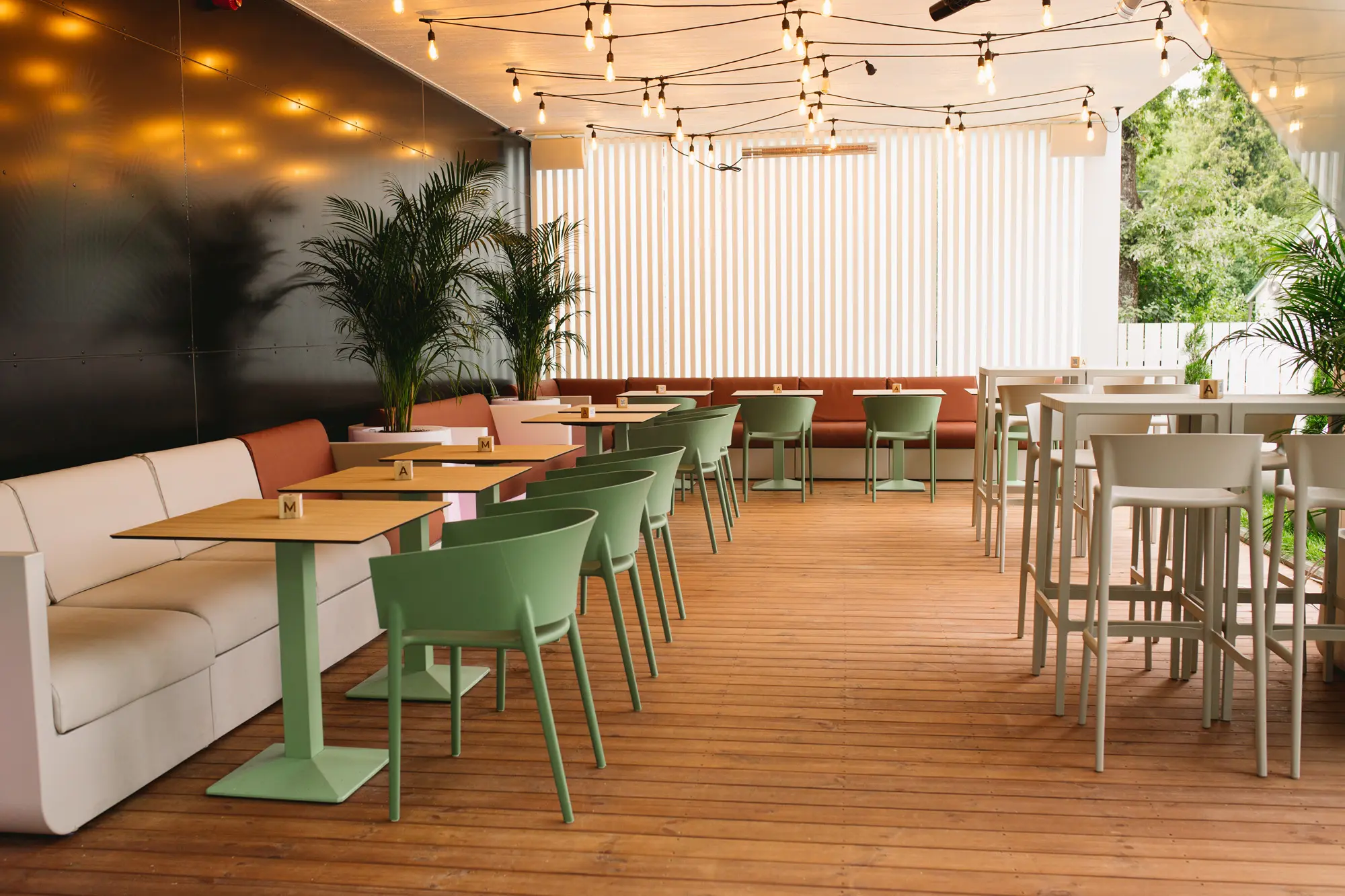 Дизайн интерьера ресторана с мебелью Vondom 5